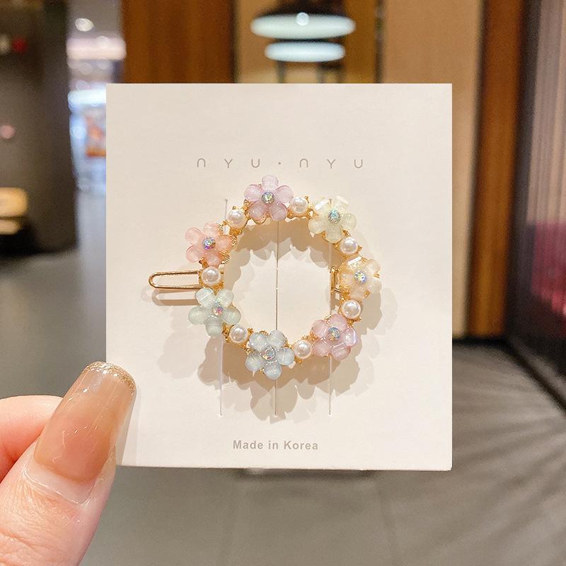 4pcs Fresh and Sweet Little Girl's Love Flower Bangs with Playful and Cute Style On the Side Paired with Korean Fashion Headwear