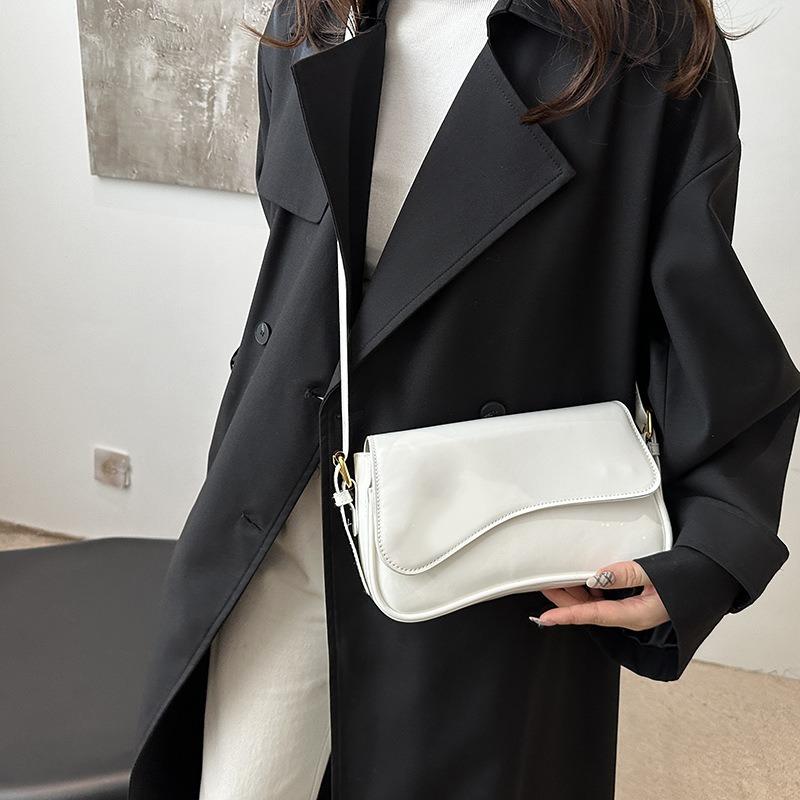 New High-end Textured Handbag, Solid Color, Simple and Versatile Temperament, Shoulder Messenger Bag, Patent Leather Glossy Commute