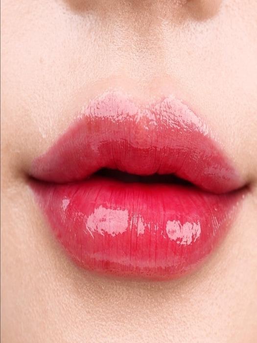 THE PRETTY PETITE Glossy Apple Lip Tint in Gamhong Red