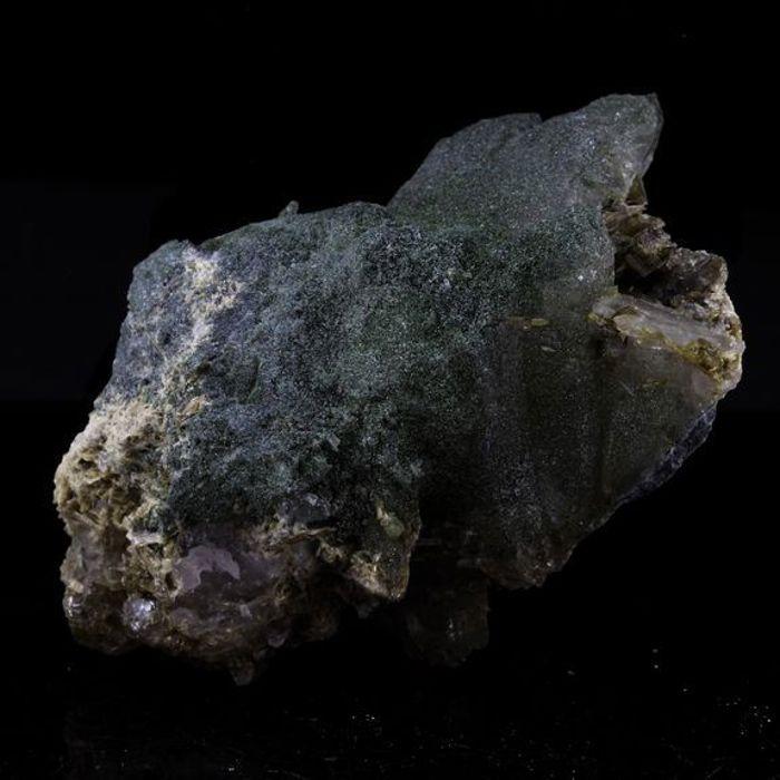 Pierres et Minéraux. Quartz + Chlorite + Epidote. 167.75 ct. Aiguilles de l'Argentière, Savoie, France.