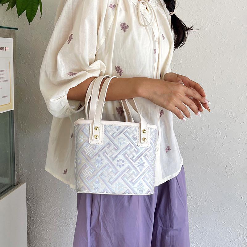 Fashion Water Bucket Shoulder Bag For Women Pu Material With Flower Embroidery