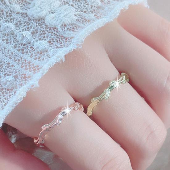 Gelenkring Verstellbare Größe Unregelmäßige Geometrische Form Luxuriöse Galvanisierungsdekoration Hypoallergen Weidenblätter Schlicht
