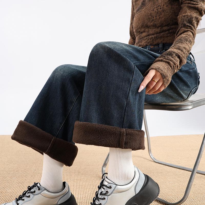 Petite Women's Fleece-Lined Wide-Leg Jeans: Slim-Fit, Stretchy, Fashionable, and Personalized for Autumn/Winter.