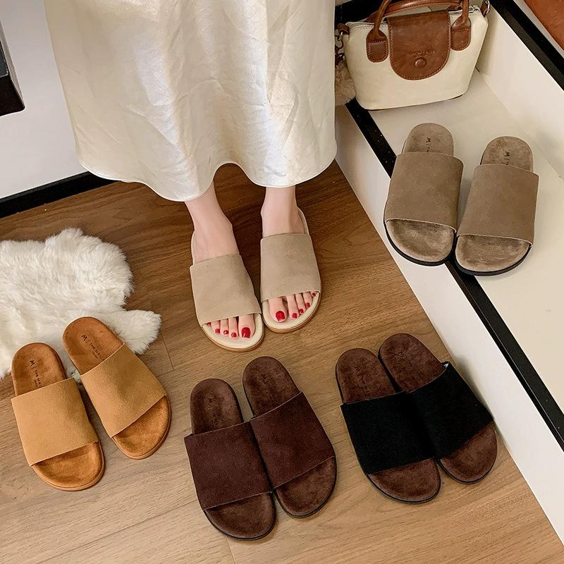 Retro-Stil Anti-Samtleder Flachboden Boken Hausschuhe Damen Neu Herbstmode Vielseitig mit Rock Ein-Wort-Slipper