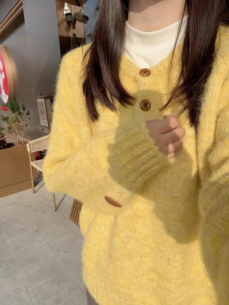 Macaron Thickened Sweater Women's Retro Autumn and Winter Lazy Wind Henry Neck Pullover Button Long Sleeve Knitted Top