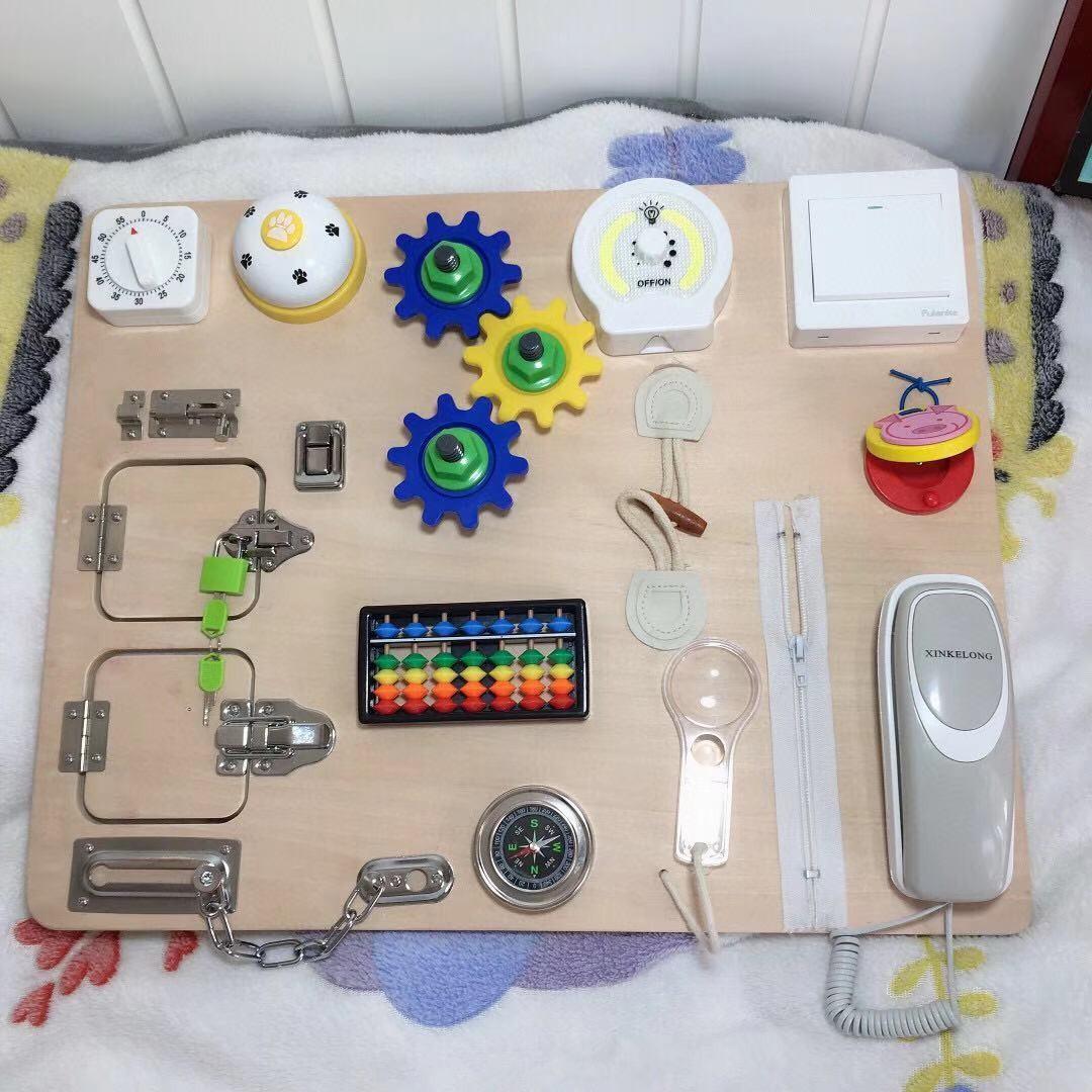 

Детская шестигранная многофункциональная Монтессори-бизи-доска Организация раннего обучения открывает Бизи-хаус Умные игрушки 133.01 древесина