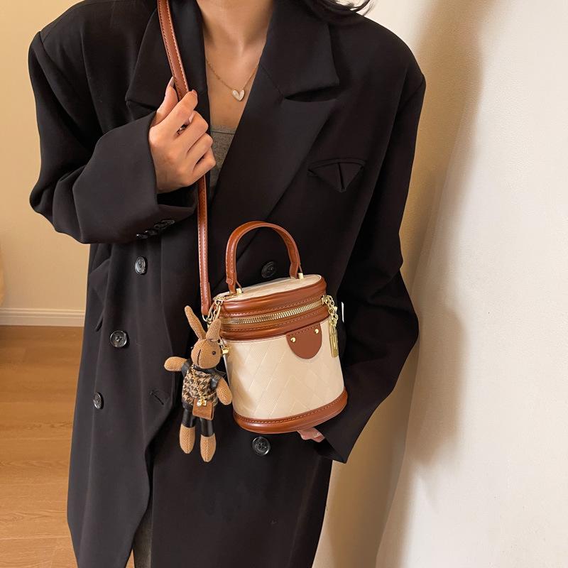 2024 Spring Women's Retro Fashion Shoulder & Crossbody Bucket Bag