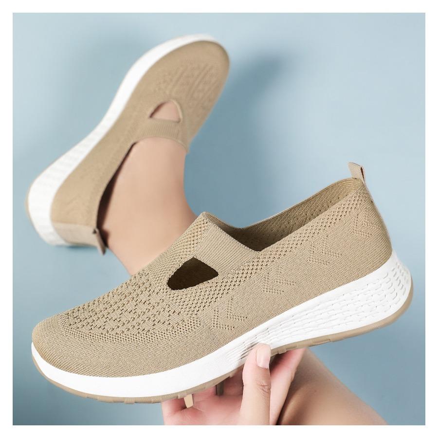 Women's Slip On Sneakers Lightweight Breathable Knit Casual Shoes Spring Walking Shoes Comfortable Lazy Shoes Easy Wear Fashion Footwear