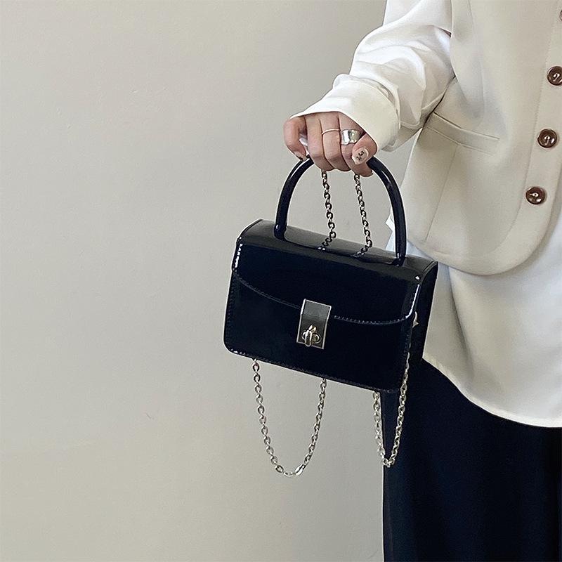 

Autumn And Winter Small Square Bag Small Handbag Bag High Sense Fashion Niche Commuter Women Messenger Bag Design