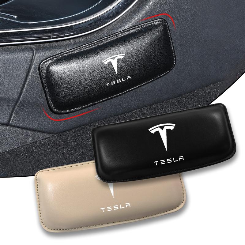1 ks Podložka pod koleno do auta Interiérový polštář Pohodlný polštář Paměťová opěrka hlavy Pro Tesla Model 3 Model X S 2016-2023 Model Y Nálepky TM3 TMX
