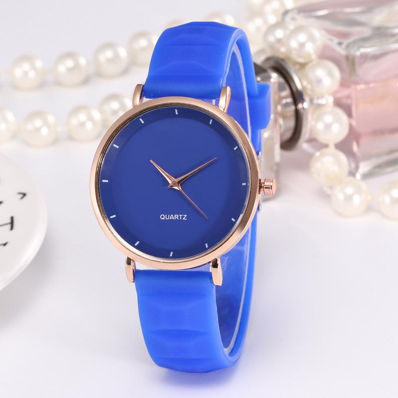 Trendy Silicone Quartz Wristwatch for Couples & Students - Simple Fashion Design for Women