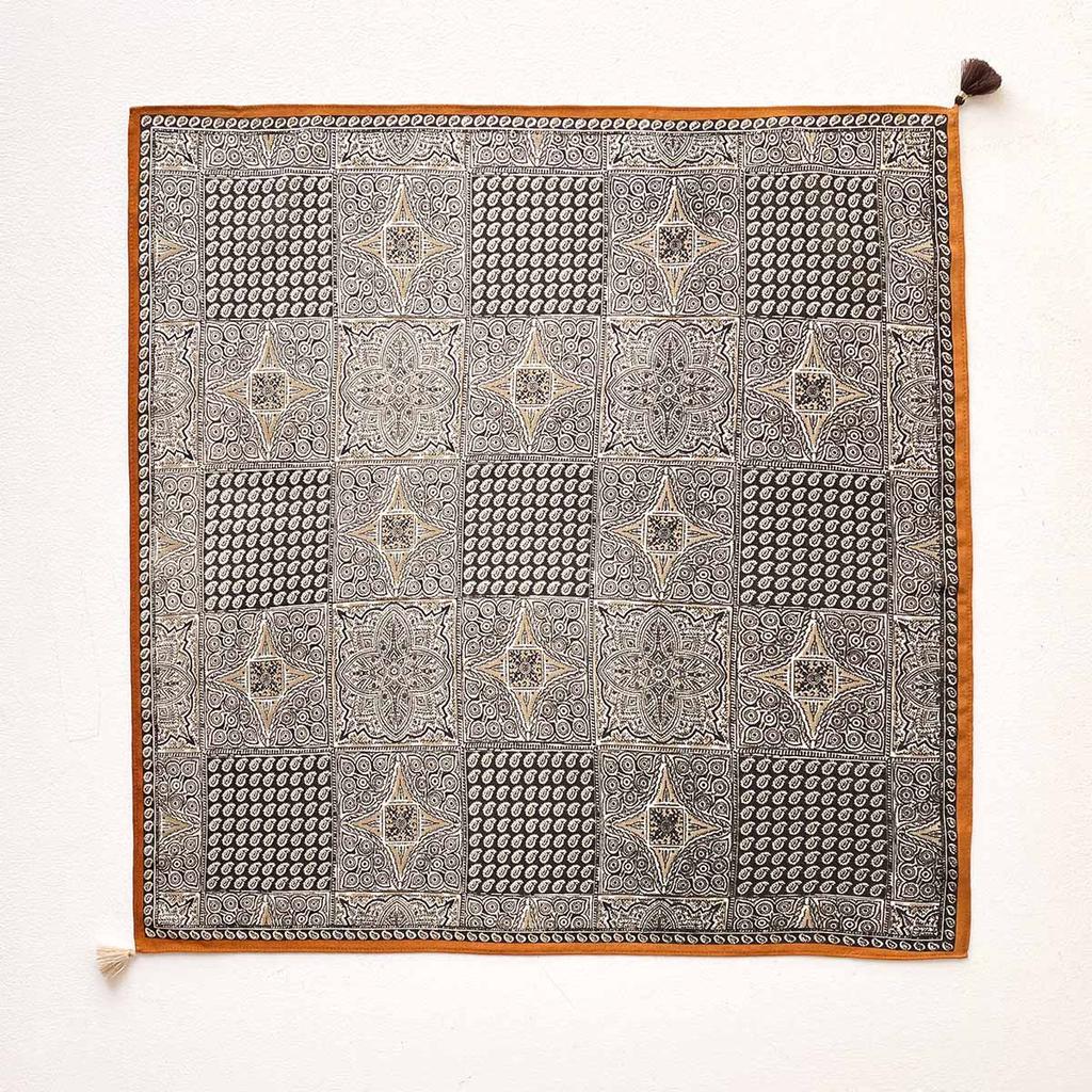 1116 Spring and Summer New Versatile Retro Paisley Cashew Flower Pendant Medium Square Towel Women's Neck Multi-functional Decoration