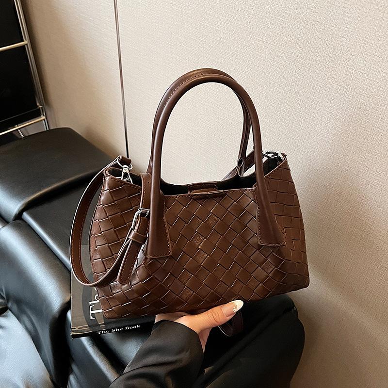 Niche woven vegetable basket bag women's 2025 new fashion and leisure simple crossbody handbag large capacity