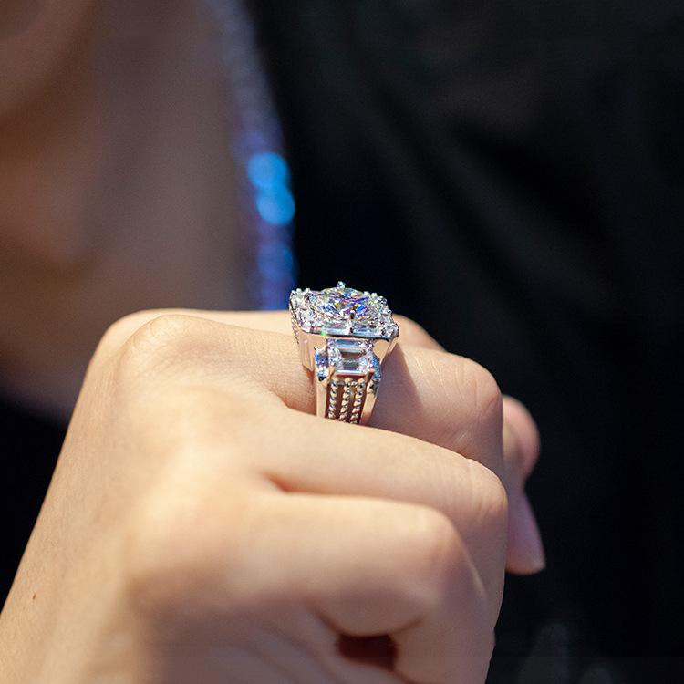 18K White Gold Diamond Ring Full of Small Diamonds and Large Carat Domineering Men's Ring
