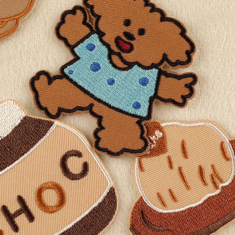 Self-Adhesive Embroidery Patches: DIY Animal Design Labels for Shoes, Hats, and Accessories