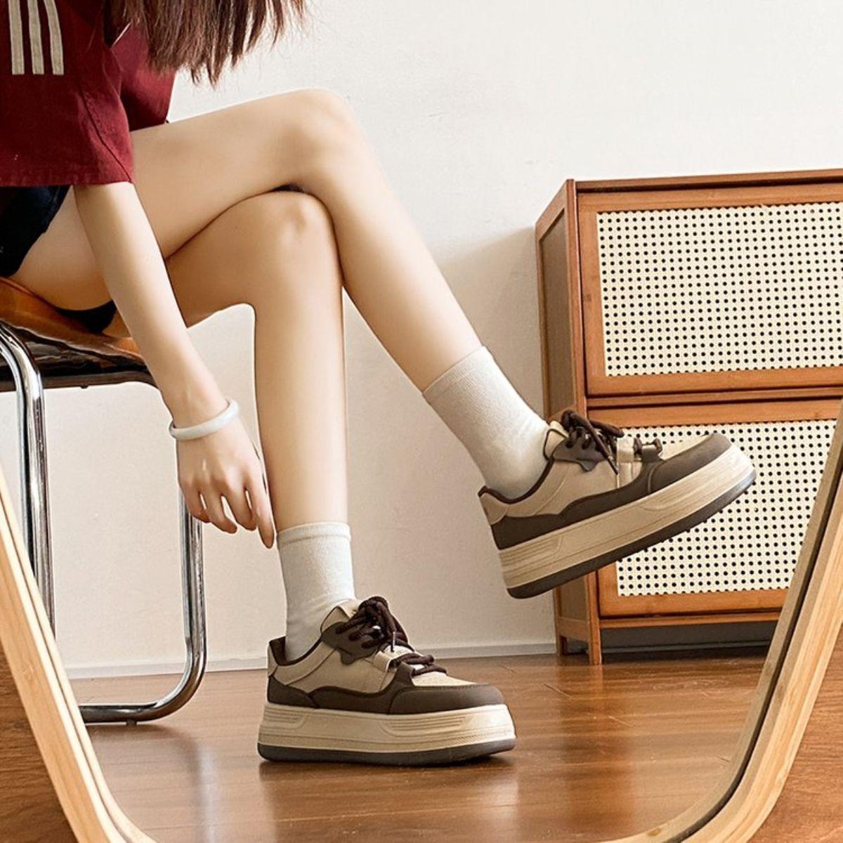 

Универсальная обувь в стиле пустоши 2025 весна с юбками, иностранный стиль, шнурки на толстой подошве, круглый носок, увеличивающая рост и взрывная спортивно-повседневная обувь 40