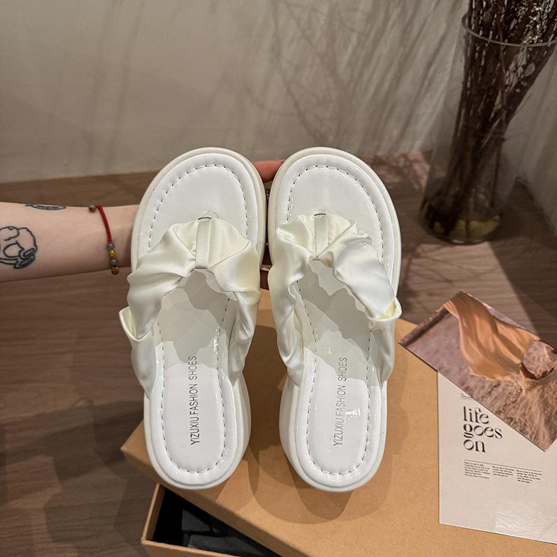 Height-increasing Slippers Women's Pleated Flip-flops Women's Summer Outer Wear Fashion Pinch Slippers Thick-soled Beach Sandals