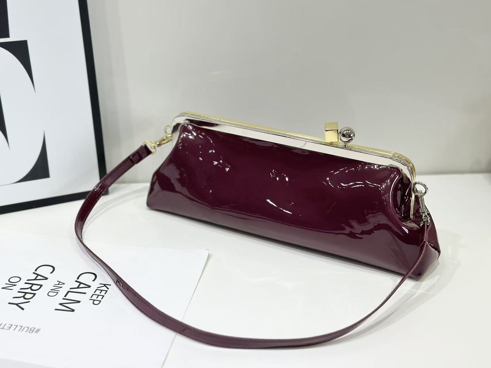 

2026 New Style Hardware Clip bag French Bag Women s pu Leather Bag Single Shoulder And Cross-Body Casual Fashi Handbag бордовий