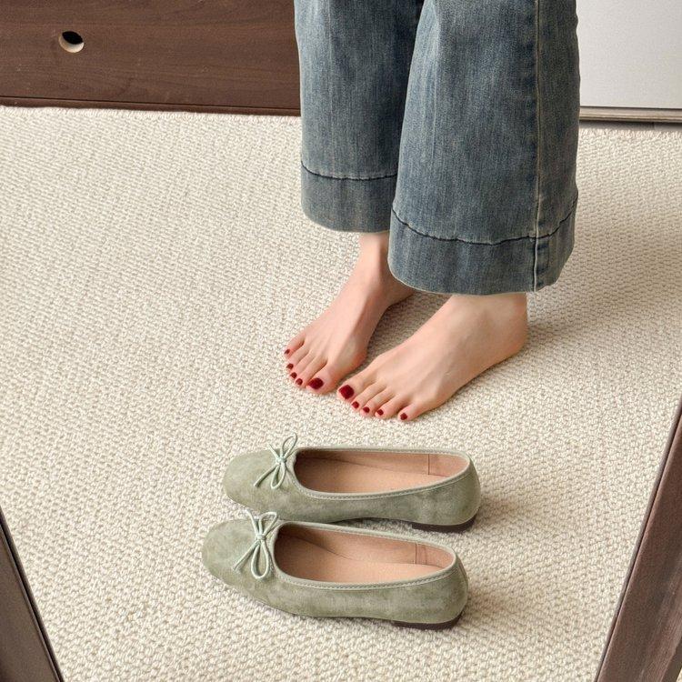 

Модные Горячие Продажи 2025 Балетки на Мягкой Подошве на Низком Каблуке Слипоны с Круглым Носком Бархатные Туфли с Бантом Макарон Повседневная Женская Обувь 40 зелёный