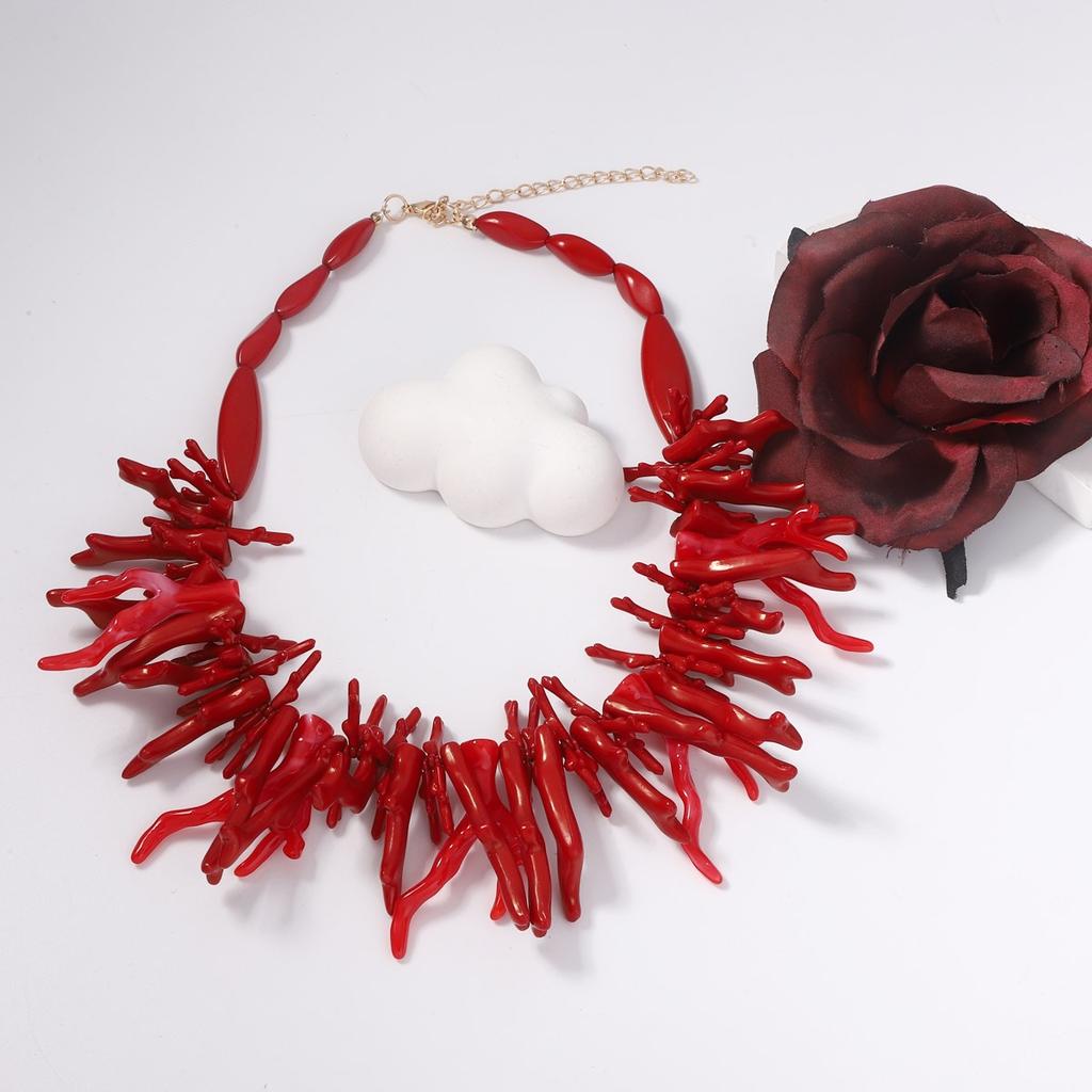 Bohemian Style Double-layer Resin Coral Necklace for Women, Fashionable and Personalized Plant Red Gothic Halloween Accessories