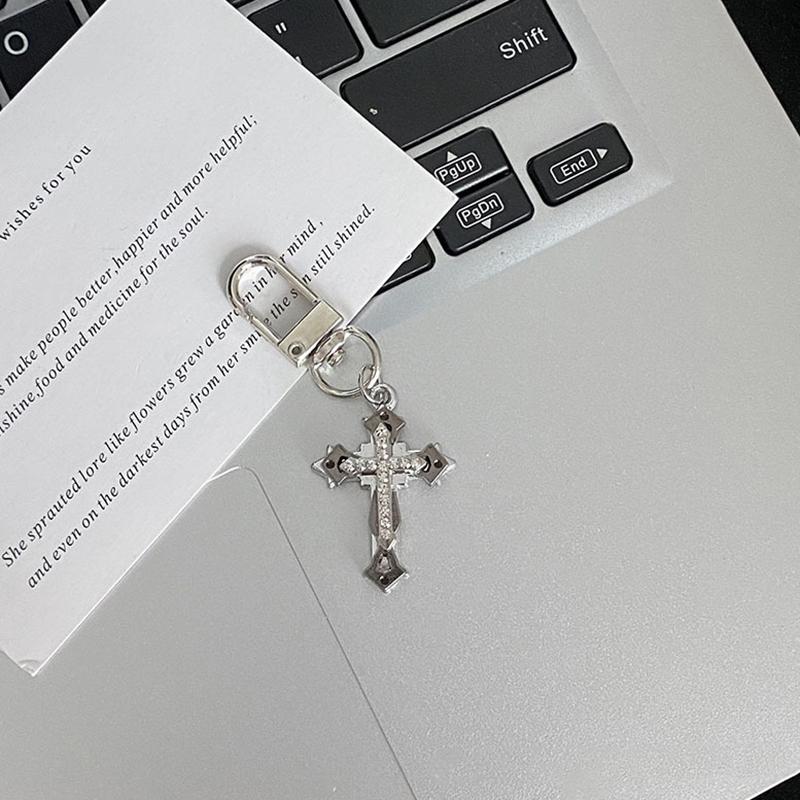 Personality Cool Crowe Heart Cross Key Chain Creative Revolving Smiley Face Bag Pendant For Lovers Gift