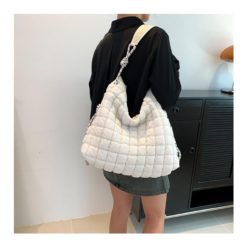 IELGY Diamond Embroidery Thread Cloud Bag Down Padded Jacket Bag Niche Pleated One-Shoulder Korean Version Cross-Body Large-Capac