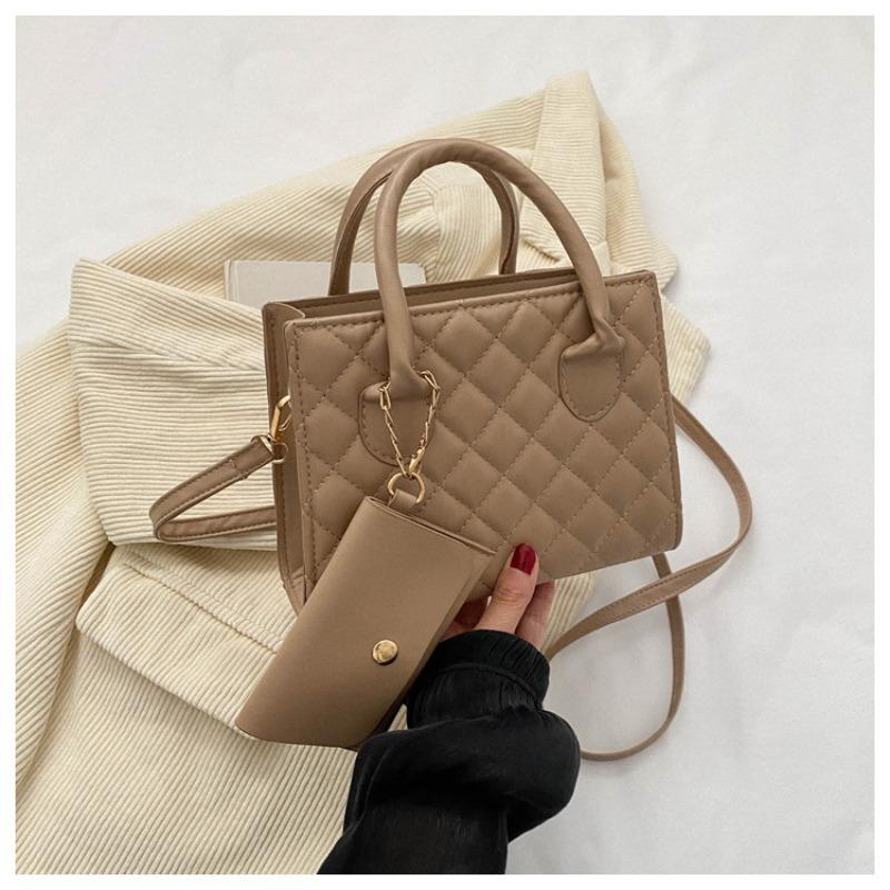 

Rhombus embroidery thread autumn new personalized foreign texture casual pressing line single shoulder portable crossbody small square bag хакі