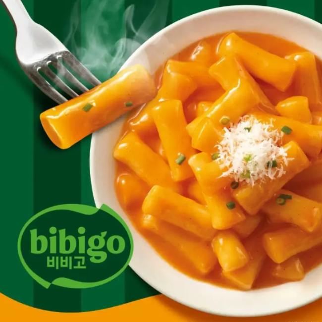 bibigo Filiżanka Tteokbokki/ Pikantne smażone ryżowe placki (Oryginalny, Pikantny, Serowy)