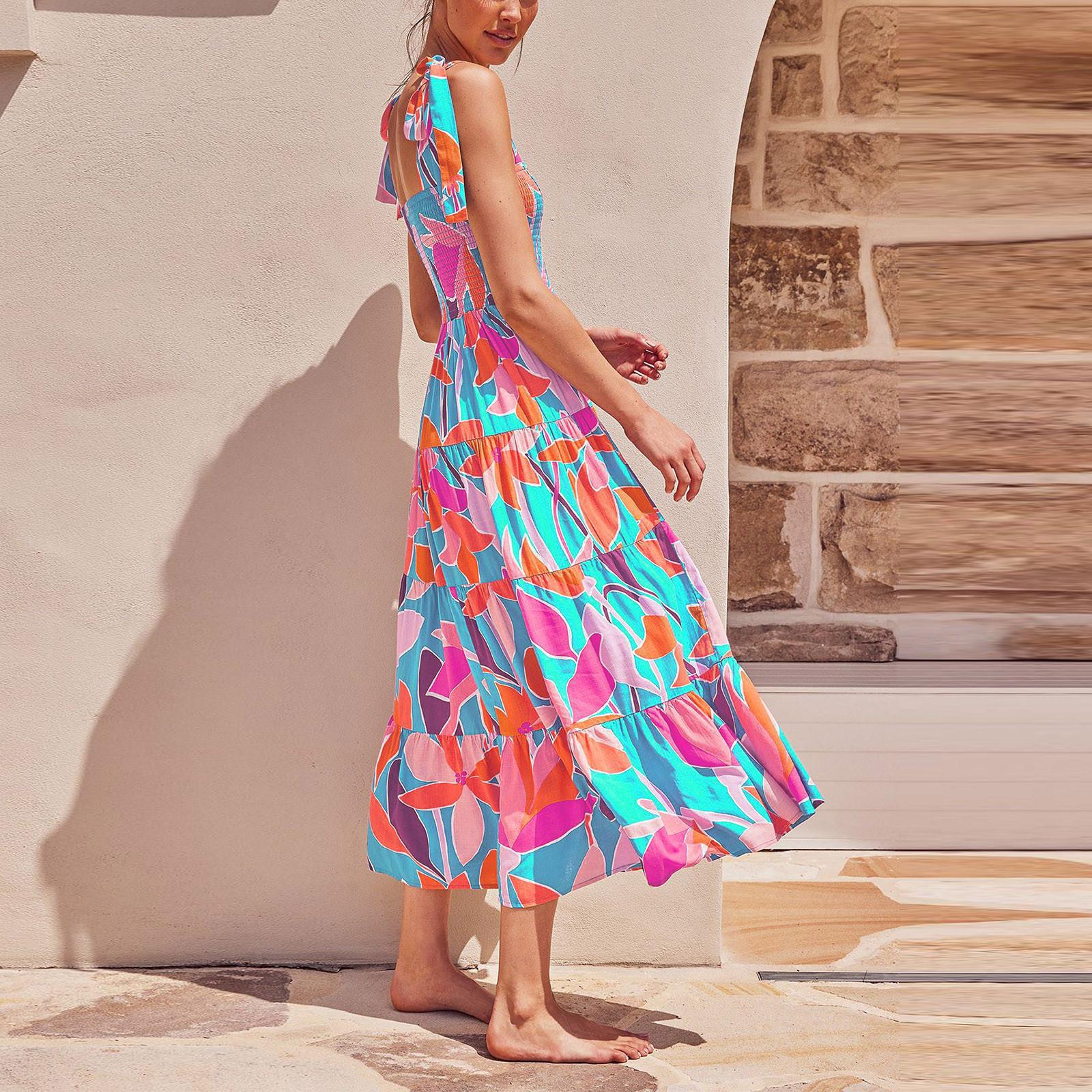 Летнее женское пляжное платье для отдыха на бретельках с открытой спиной и принтом — фото 4