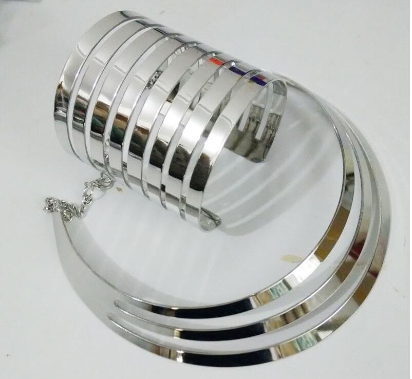 Ensemble collier et bracelet punk street creux à texture métallique exagérée pour femmes