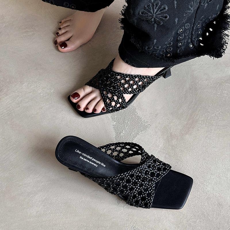 European and American holiday style hand-woven comfortable wedge heel outer slippers 2025 medium heel breathable square head open-toed sandals women