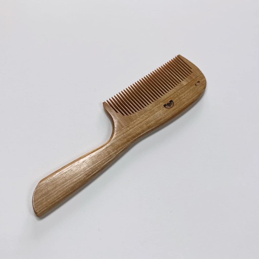 Minebari Comb with Handle Made by a Boxwood Comb Craftsman Has a handle for easy combing - - (Small/Normal Teeth)