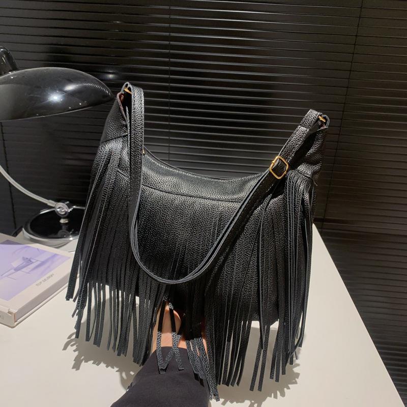 American Personality Design Sense Niche Retro Fringed Bag Women's 2024 Spring Imitation Suede Messenger Bag Niche Shoulder Bag