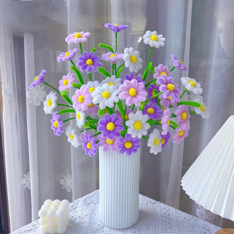 

DIY Colorful Daisy Flower Craft Kit, Chenille Stem Pipe Cleaners Set, Handmade Bouquet with Vase for Women