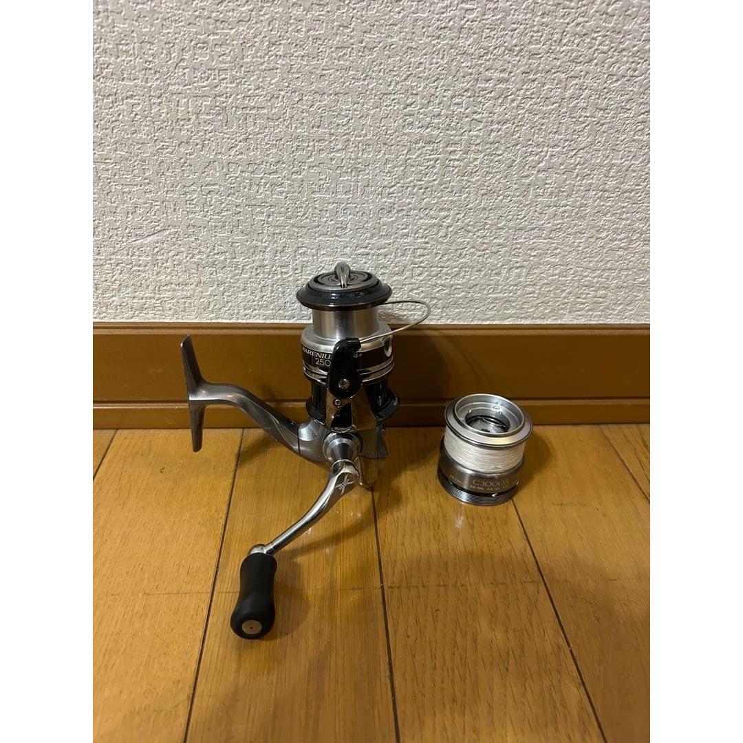 Used Shimano Rareium 2500 (TYPE C3000S with spool)