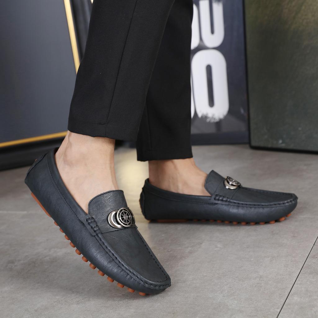 Fashion New Metal Buckle Slip-On Flats Moccasin Genuine Leather Mens Loafers Comfortable Casual Walking Shoes Man Office Business Shoes