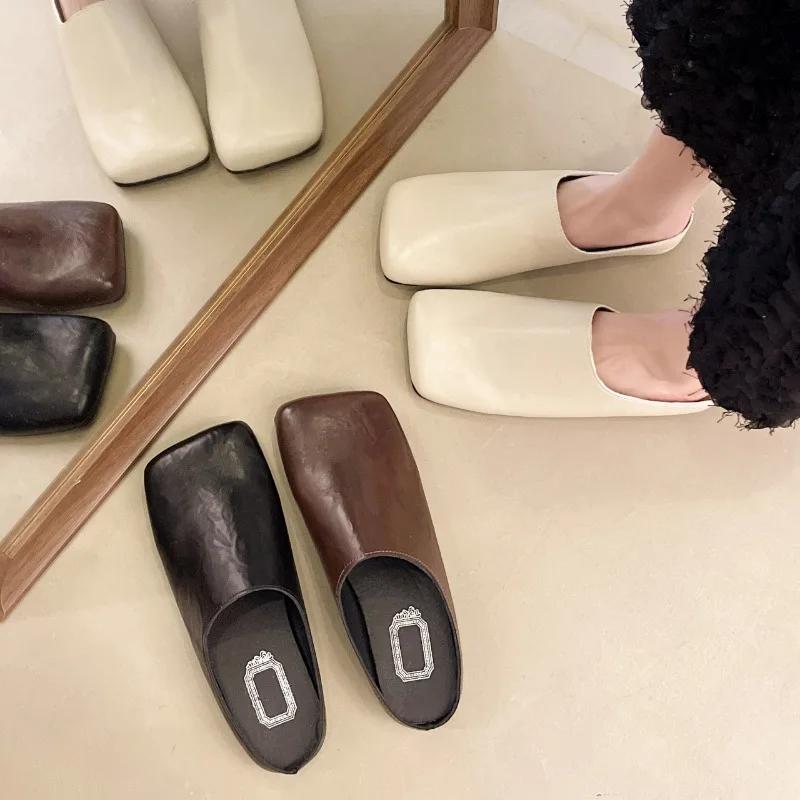 Fashion Women's square head new women's slippers 2025 summer women's design Rome flat bun Mueller shoes Comfortable flat shoes