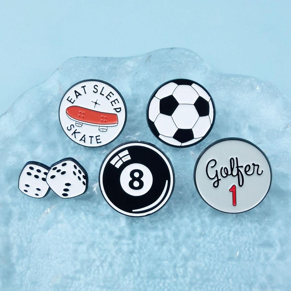 Number Pattern Dice Brooch - Personality Accessory for Backpack or Clothing