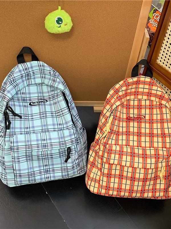 Stylish Plaid Backpack for Female College Students - Lightweight and Trendy for School and Travel
