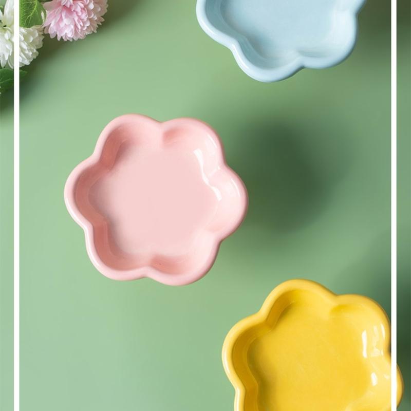 Ceramic Pet Bowl Flower Shape Cats Food Dish Nonslip Elevated Stand Feeding Plate for Neck Protections and Easy Cleaning