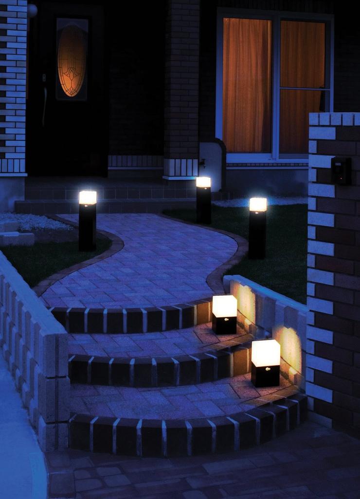 Iris Ohyama Garden Sensor White ZSL-KT Battery-Operated Light, Black/Warm