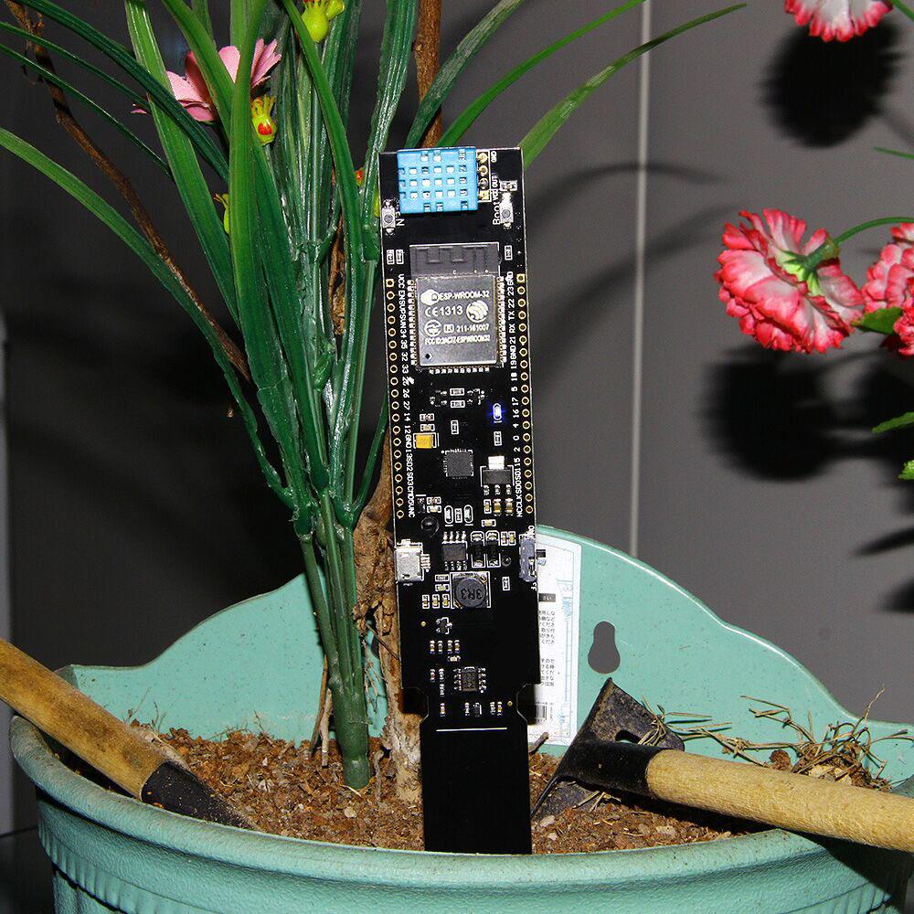 ESP32 WIFI Bluetooth DHT11 Temperature and Humidity Soil Module with 18650 Battery Holder Temperature: 0-50℃ Humidity: 20-80%