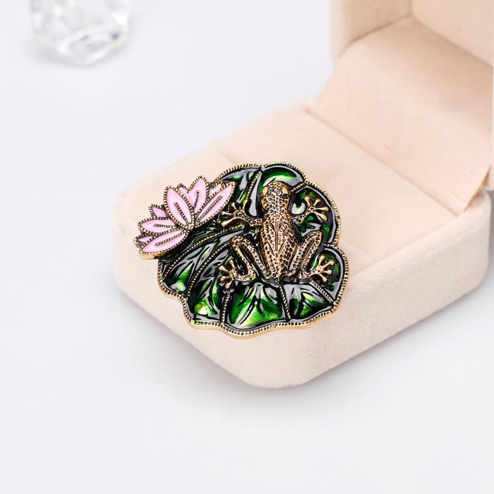 Cute Cartoon Lotus Leaf Frog Breastpin Chic Refined Brooch Halloween Xmas Gift