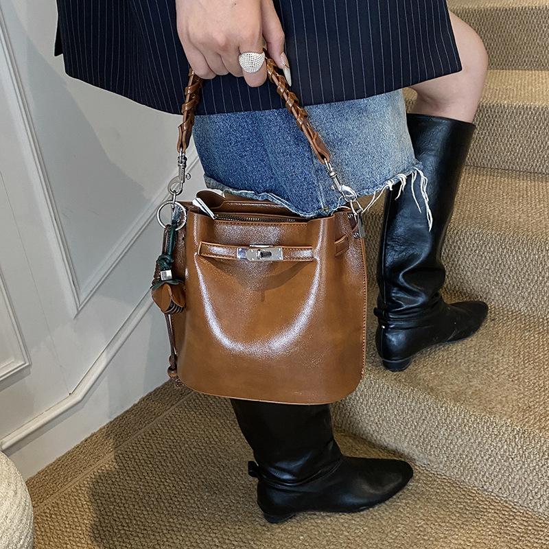 Trendy Bucket Bag Women's Armpit Bag Fashion Versatile Commuter Shoulder Oblique Span Bag Simple Casual Handbag