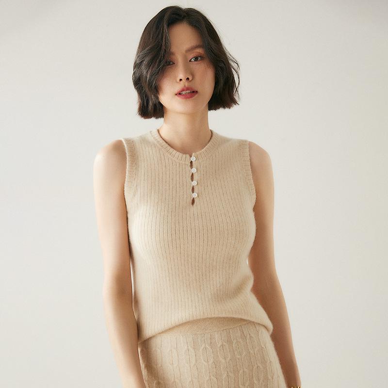 Gentle & Chic Cashmere Slim-Fit Sleeveless Knit Tank Top Sweater for Women