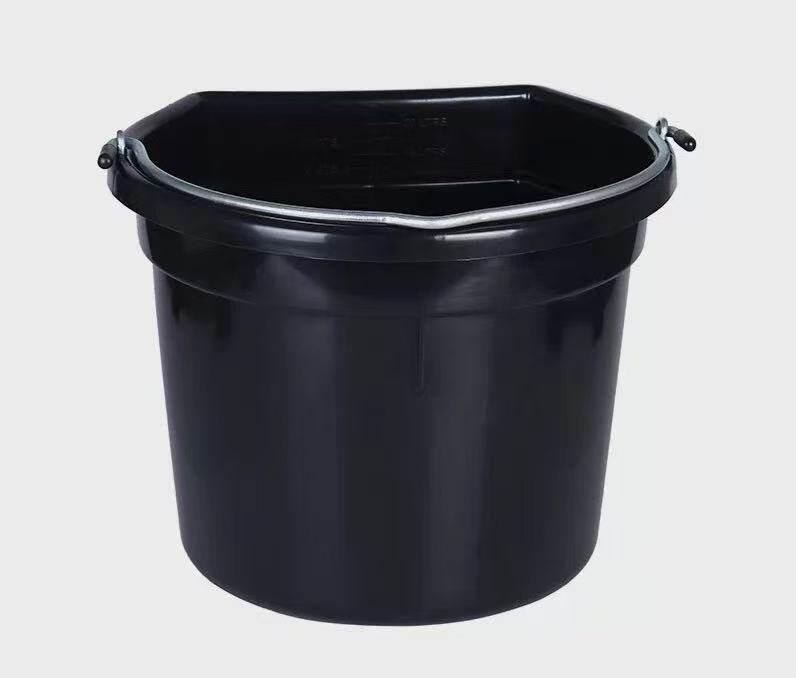 

Stable Horse Tack: Feed Troughs & Buckets for Water and Feed Default Option