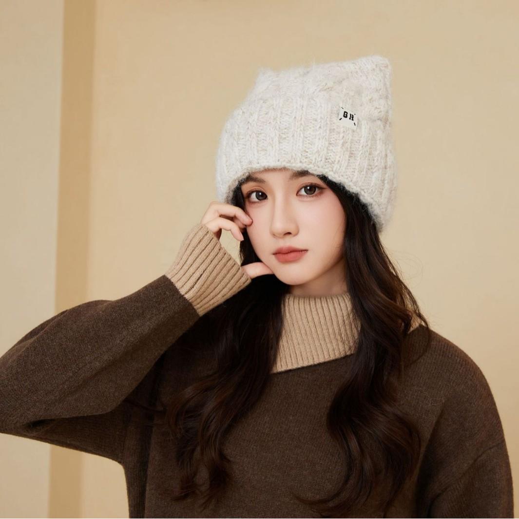 

Новая осенне-зимняя свободная универсальная вязаная шапка для женщин, теплая защита ушей, модная шерстяная шапка, подчеркивающая лицо One Size