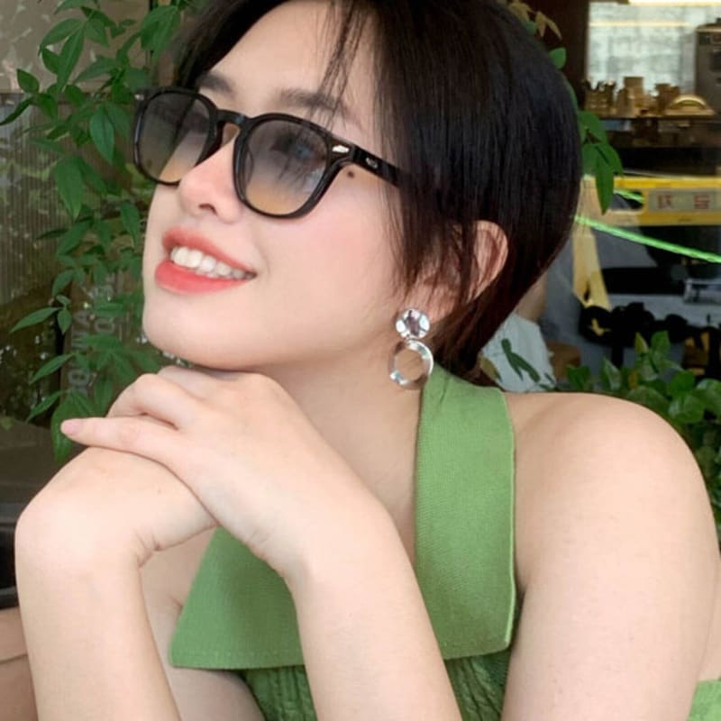 

Amber Optical Leto 47 Black Tint Sunglasses Leto Black On The Beach Gradient