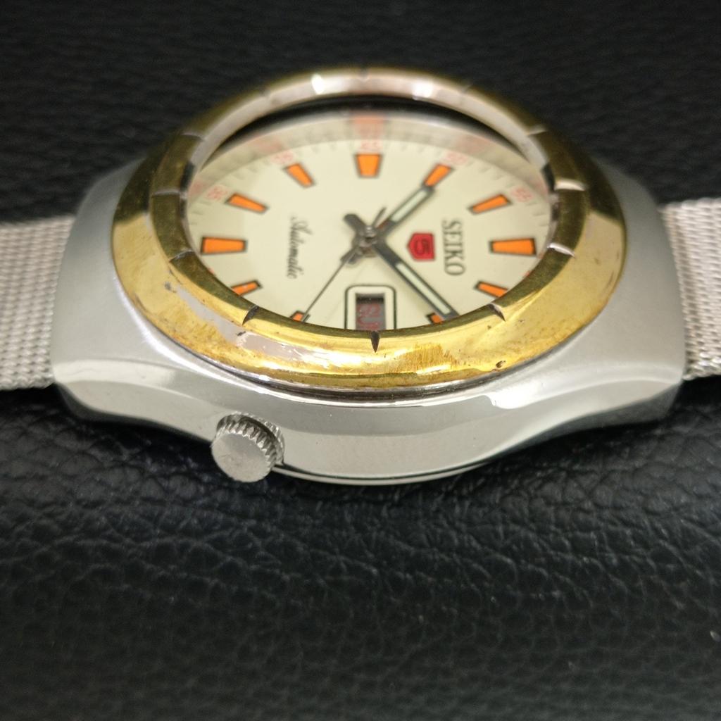 VINTAGE SEIKO 5 AUTOMATIC 7009A JAPAN MENS CREAM COLOR DIAL WATCH A709111-1