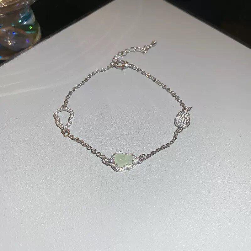 Super flash zircon geometric square buckle bracelet fashionable simple and versatile temperament bracelet light luxury high-end jewelry women